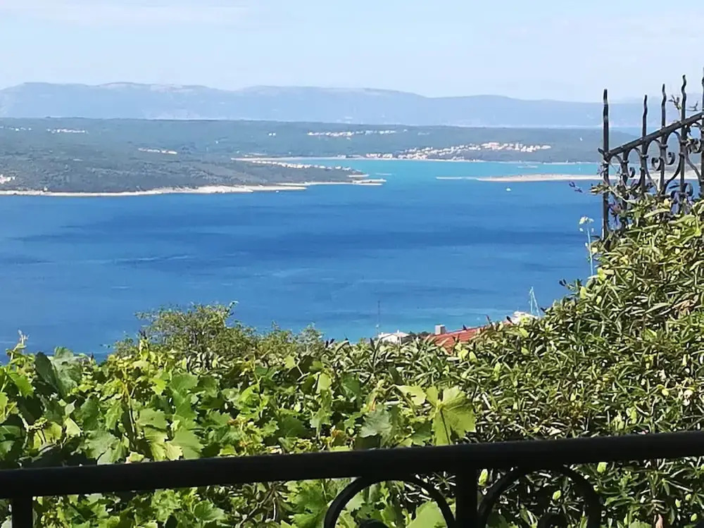 Spacious Holiday Home With Terrace & Great Sea View