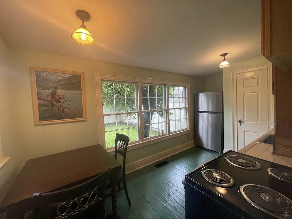 Rothschild-Pound House Inn