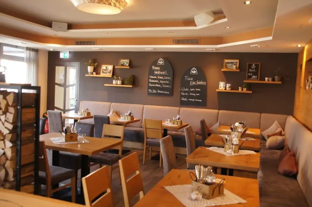 Hotel Dein Franz - Bistro, Kaffeebar & Outdoor-Lounge