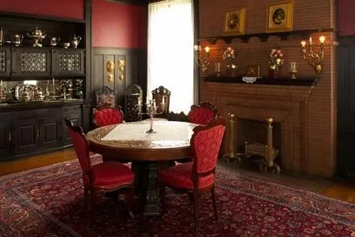Vrooman Mansion B&B