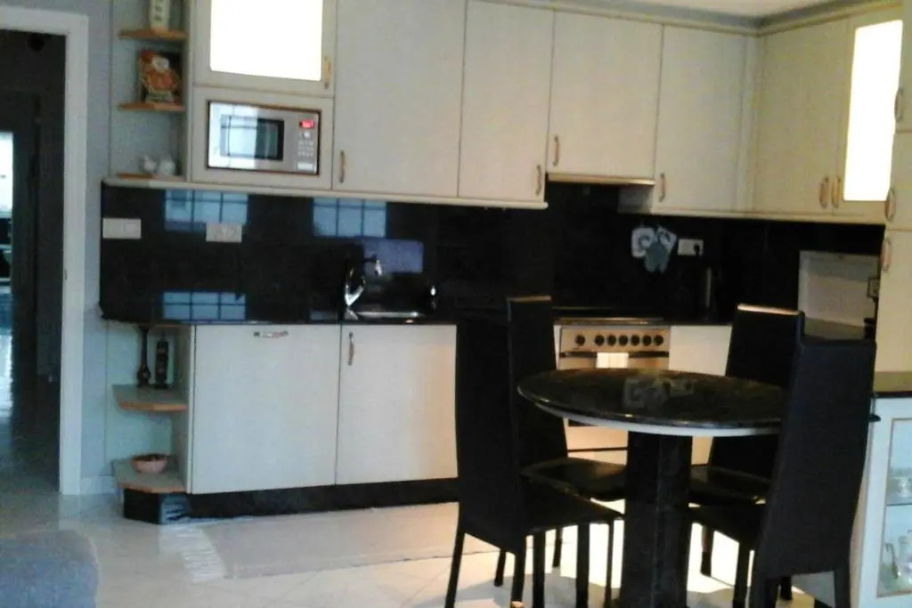 Apartment with 3 bedrooms in A Coruna with WiFi 200 m from the beach