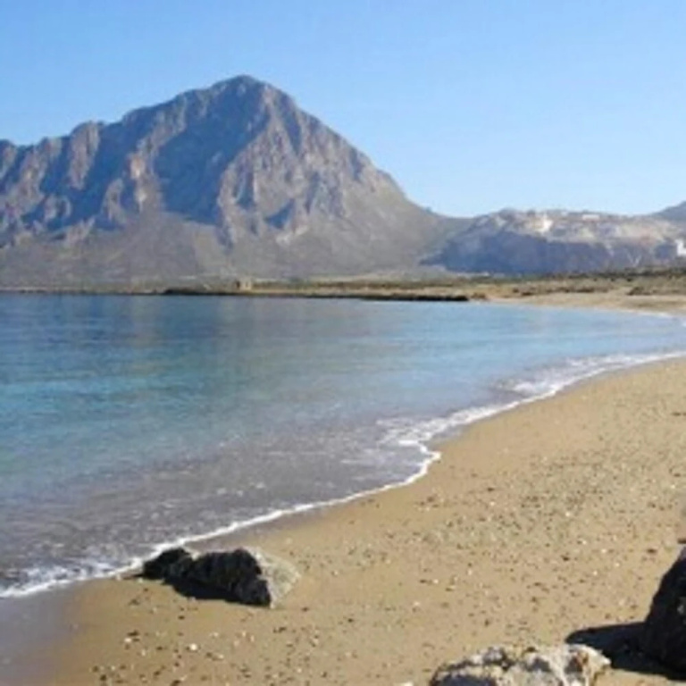 Apartment With 2 Bedrooms in Valderice, With Wonderful sea View and Enclosed Garden Near the Beach