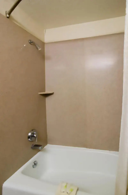 OYO Pinewood Inn & Suites Silsbee