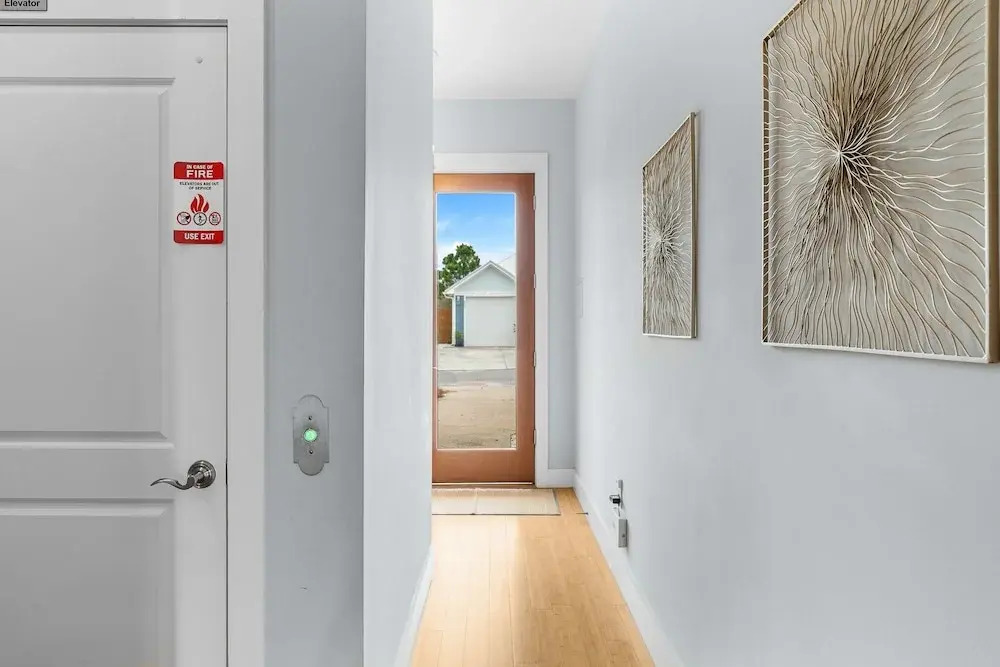 Beach Bay Getaway! Bayfront 4BR 4BA House Sleeps 12 Private Pool Boat Dock