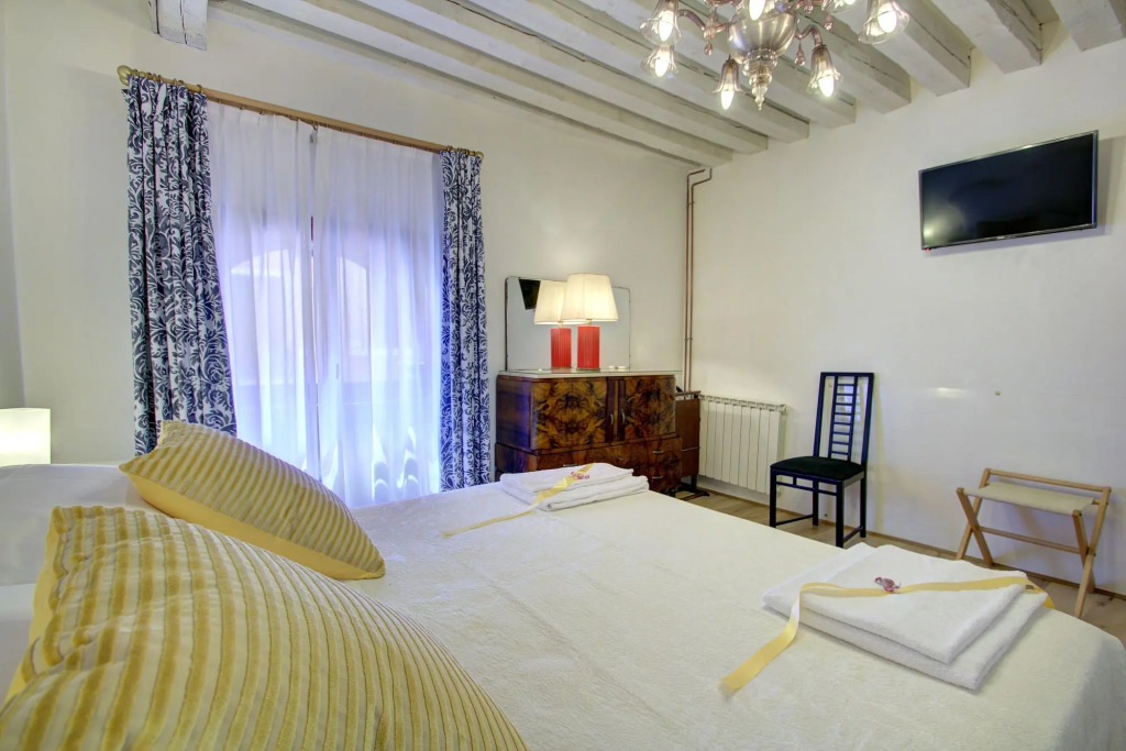SAN MARCO CANAL VIEW#2 aircond, 4 pax, 120sqm Wifi