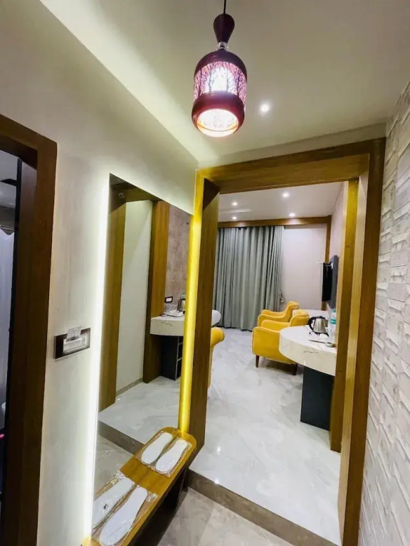 HOTEL DOUBLE CROWN Mumbai AIRPORT T2
