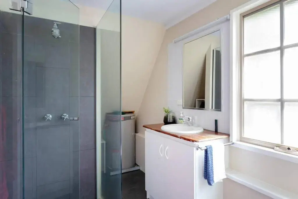 Upstairs Studio Apartment with street access