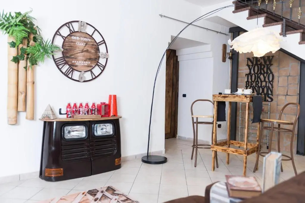 loft style taverna
