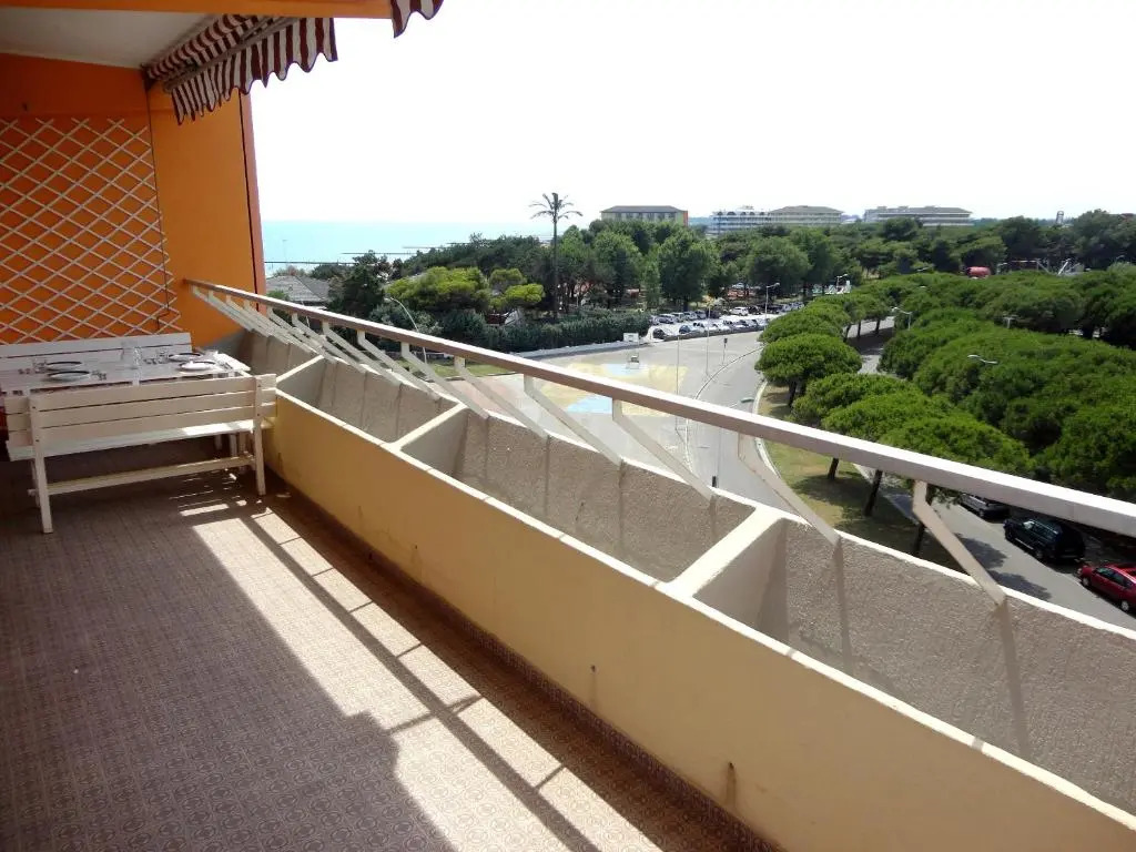 Splendid Three-room Apartment for 6 Guests Near the sea by Beahost Rentals