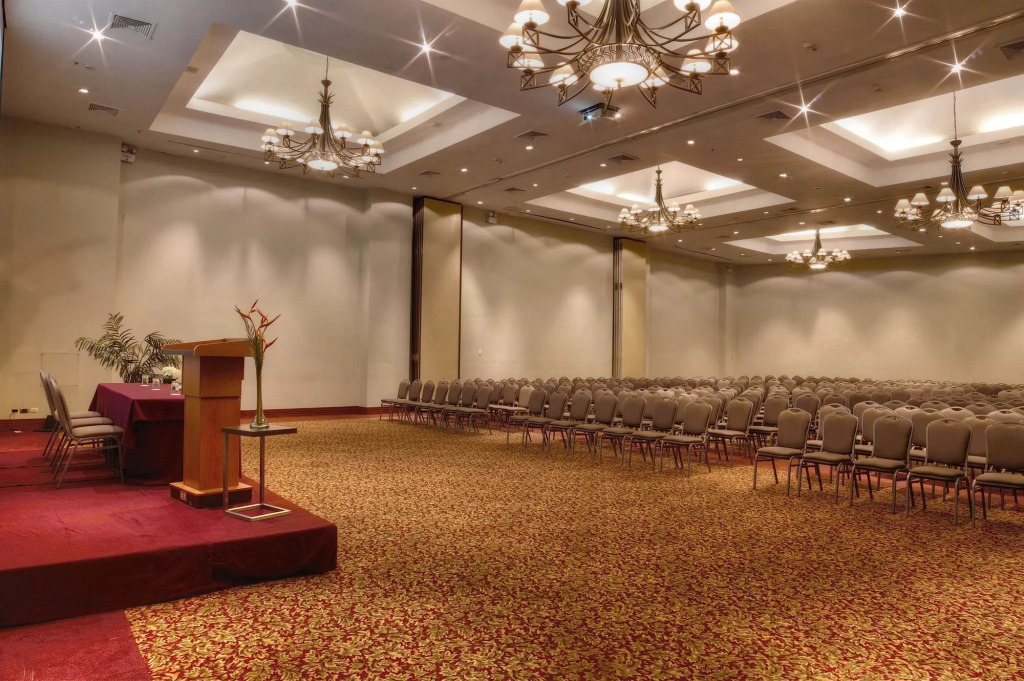 Sol de Oro Hotel & Suites
