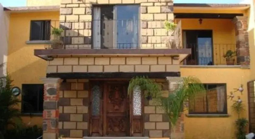 Casa Amarilla