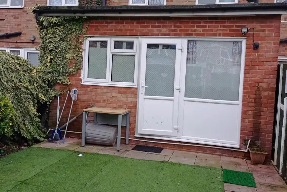 House - Sleeps 8 - Garden - Parking
