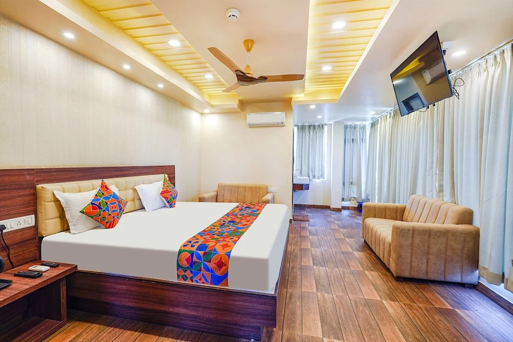FabHotel Grand View Inn