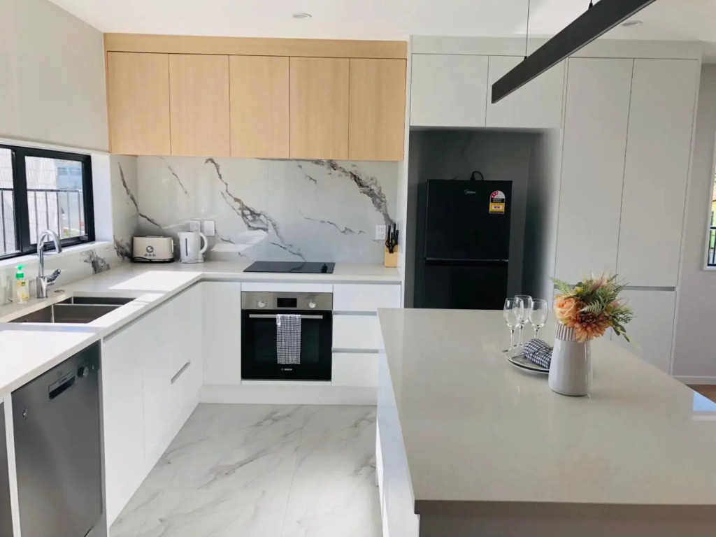 Modern & Luxurious Home 3
