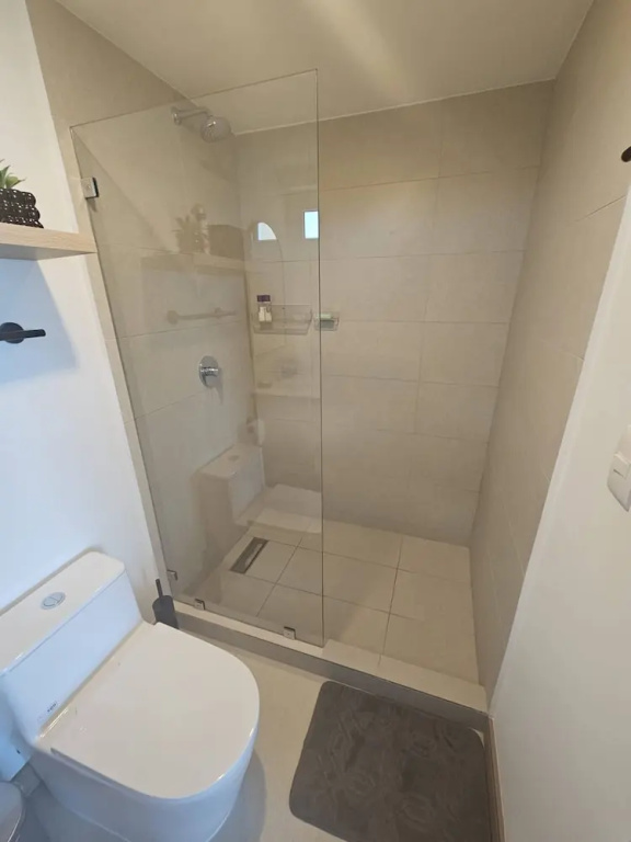 Stunning new Beachfront Condo 9th Floor Ocean View