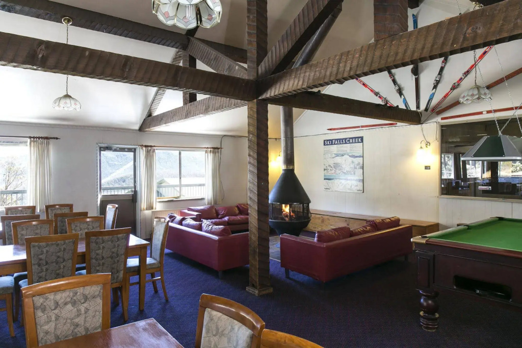 Halleys Lodge