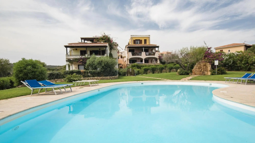 Beautiful two bedroom apartment located in the splendid setting of the village “Pedra Rosa”, just 10-Pedra Rosa A2