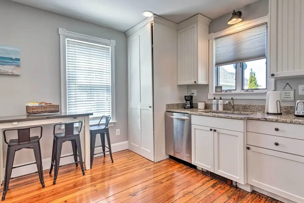 Mystic Refuge w/ Patio < 1 Mi to Downtown!