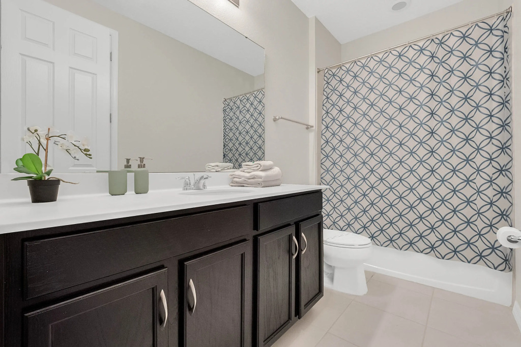 9 Bedrooms 6 Bathrooms Solara 9028 Fk
