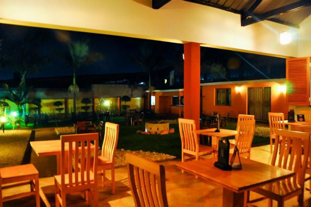 Jolly Court Hotel
