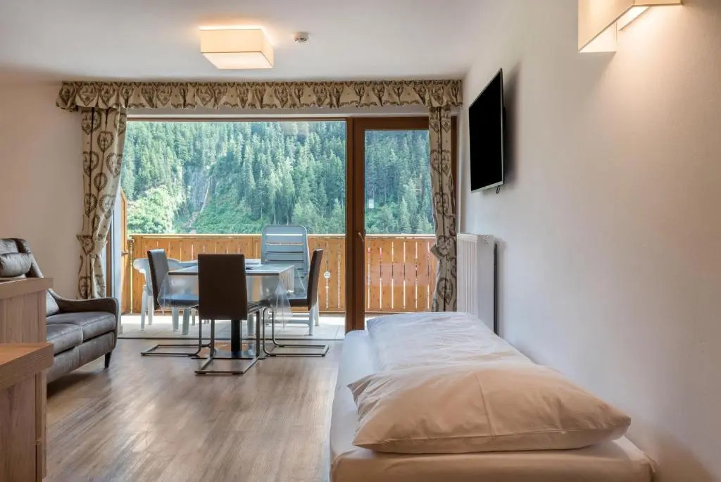 Garni Hotel Gardena App Dolomites 3