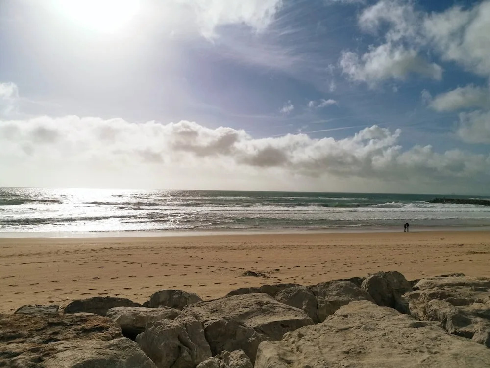 "room in Guest Room - Hostel Próximo A Praia P/ Surf Na Caparica"