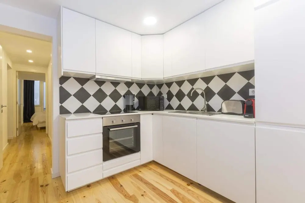 Amazing 3-bedroom Apartment in City Center - Fits 8