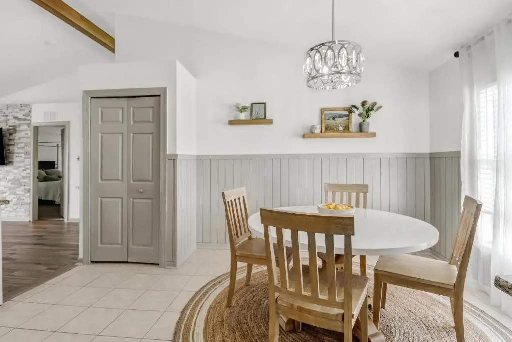 Cape Escape II - 4bdr - 2bth - POOL - Sleeps 10 or more