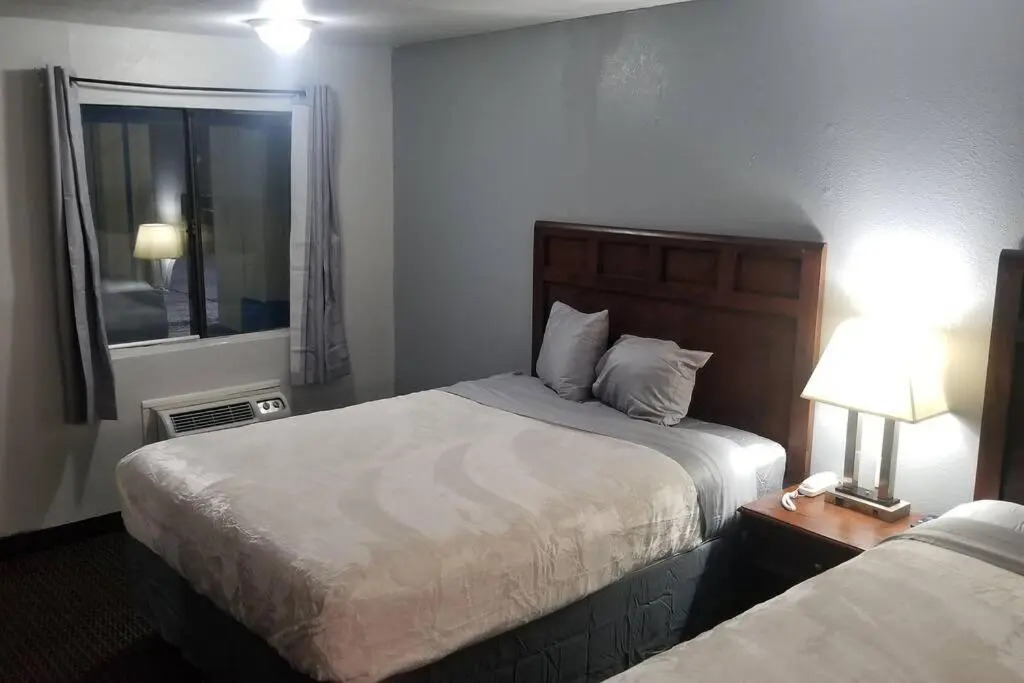OSU 2 Queens Private Hotel 136 Booking