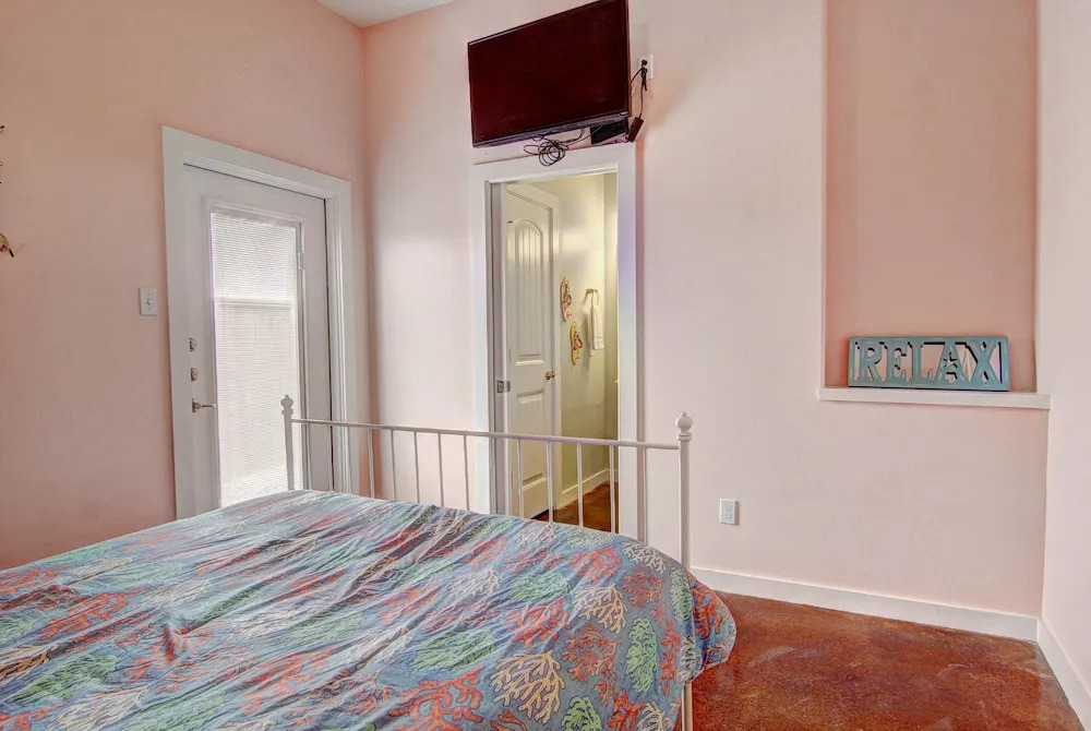 Gone Coastal - 3 Br Condo