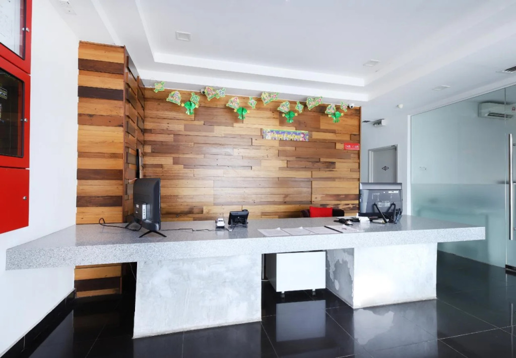 Iris Hotel