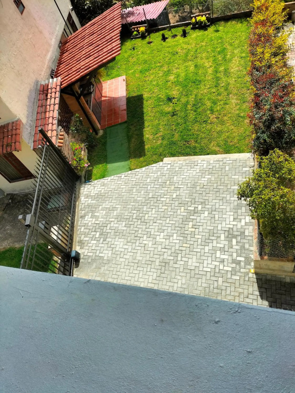 Hermoso apartamento con vista al lago
