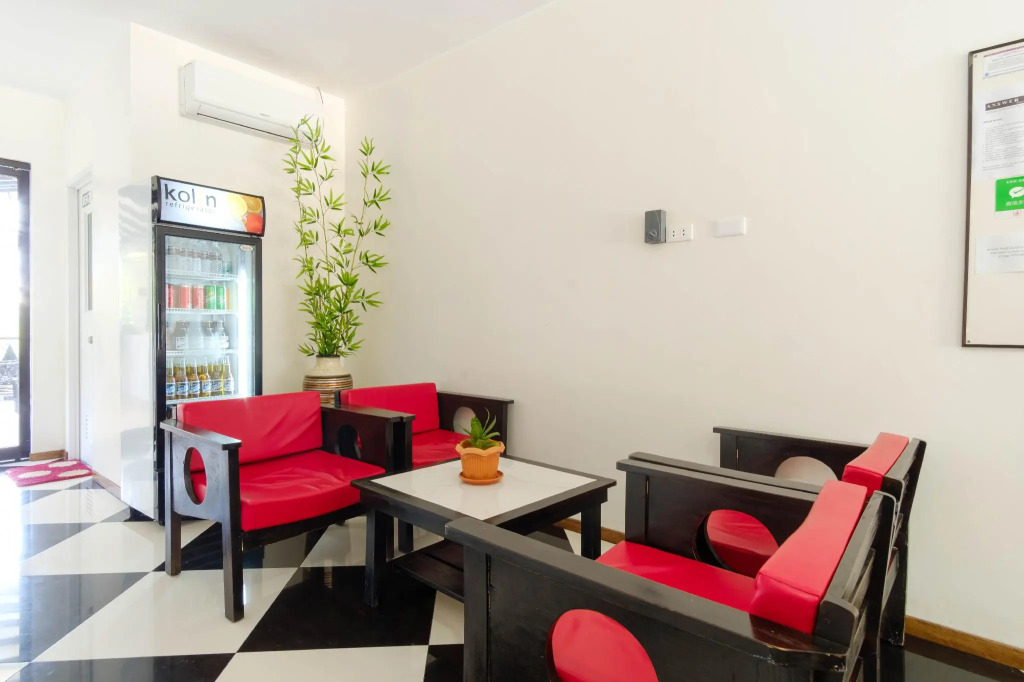 RedDoorz Plus @ West Nautical Road Puerto Galera