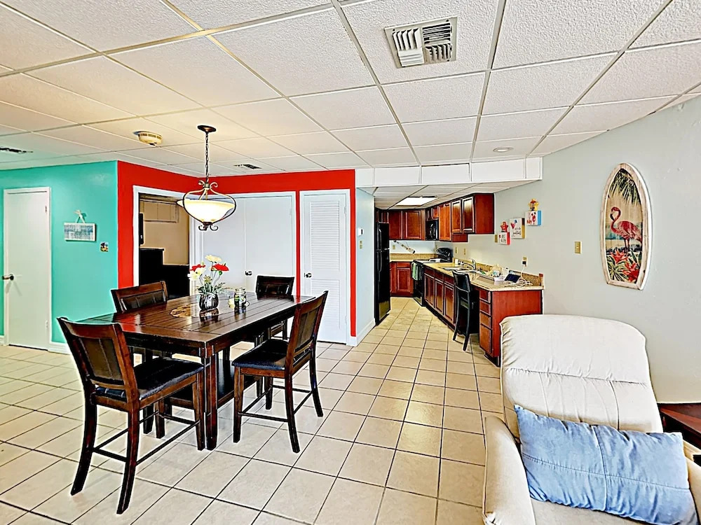 Laguna #305 - 2 Br Condo