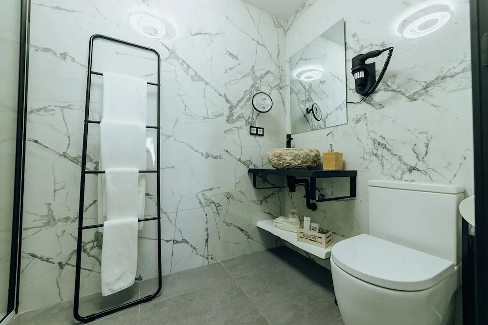 HOSTAL LUXURY NIT I DIA
