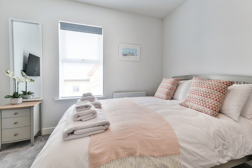 Apartment in Seaside Town of Filey, No Deposit