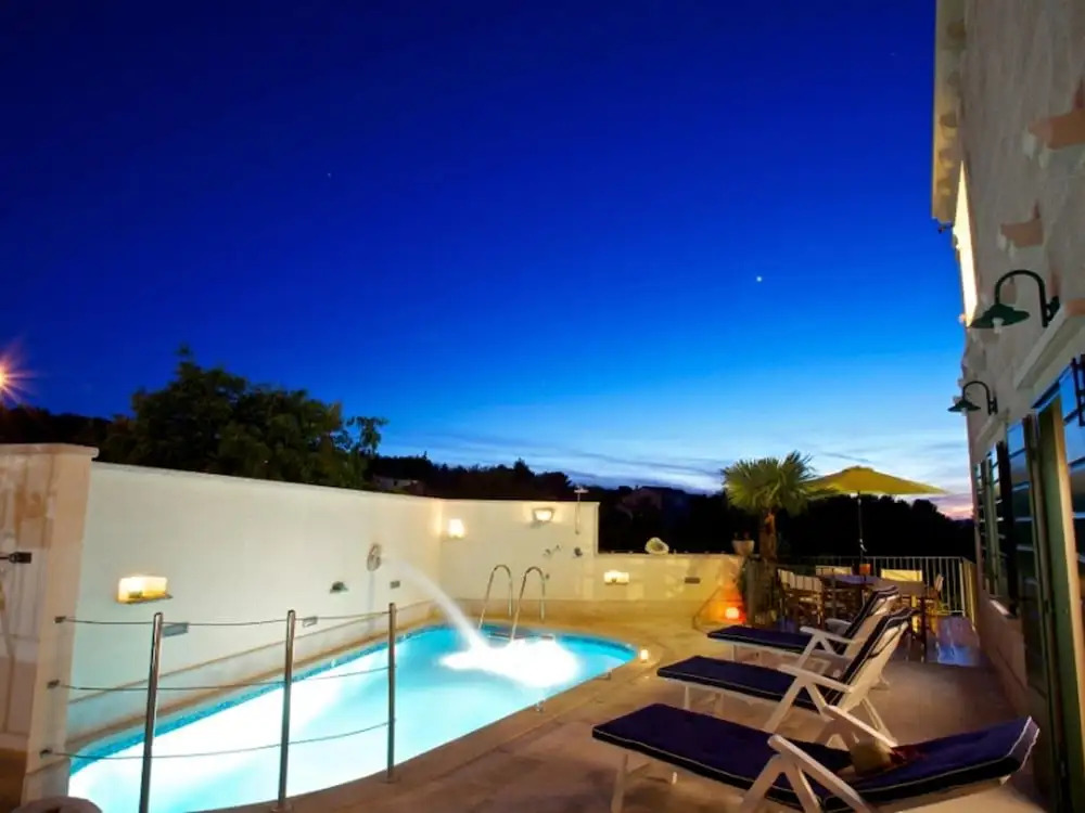 Adorable Villa With Swimming Pool and sea View