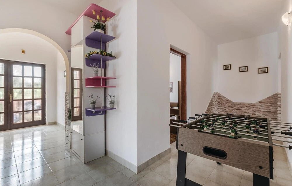 Beautiful Home In Liznjan