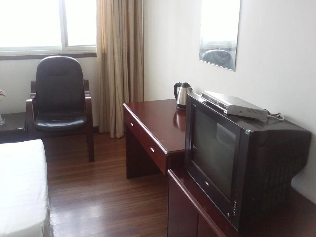 Jiangyan District Jingning Hotel