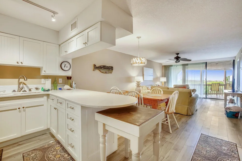Oceanfront Bliss: Night of Lights Getaway!