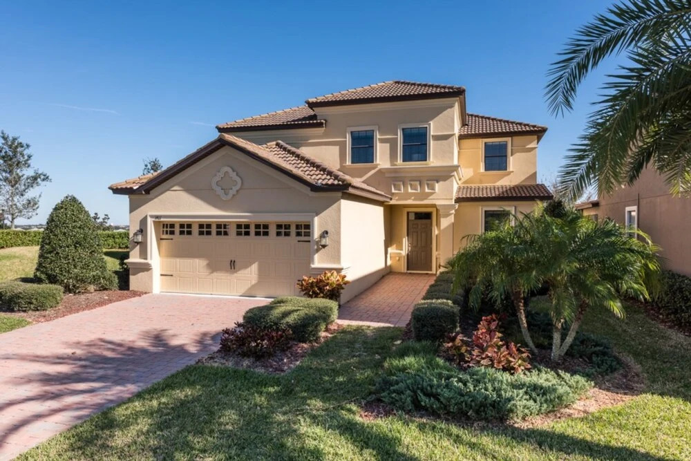 1401 Moonvalley Drive