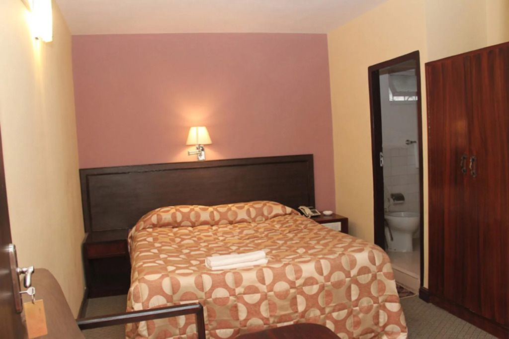 Hotel Pacific