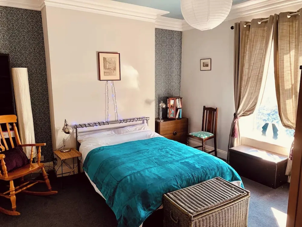 Bright 2-bed Apartment With Office in Newcastle