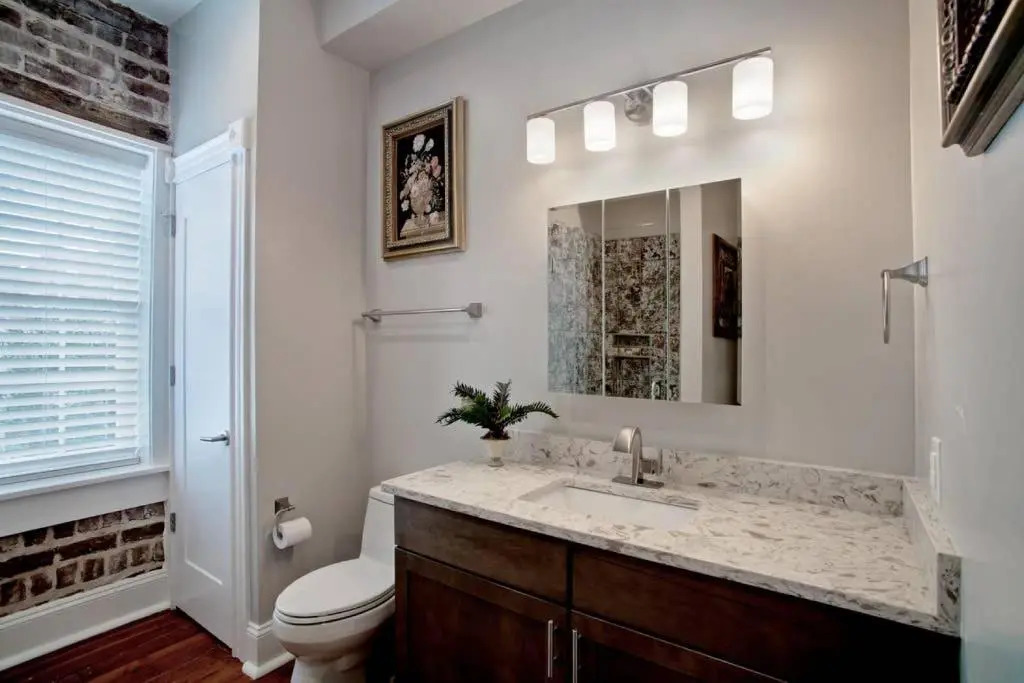 Newly Renovated 4 bed 3 bath and 2 Parking Spots