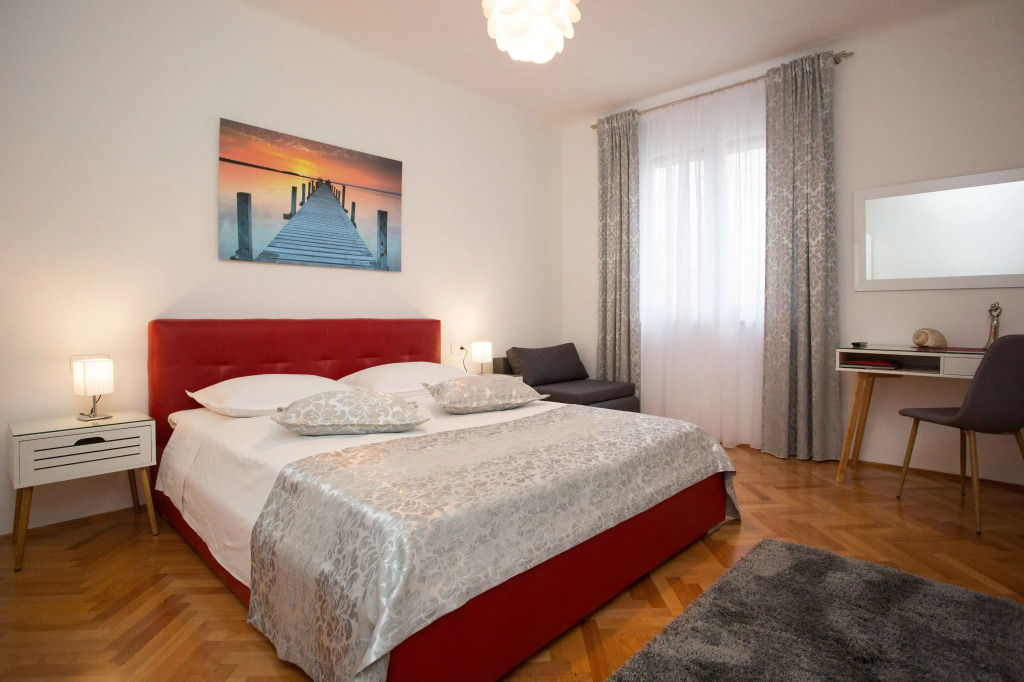 Apartment Split
