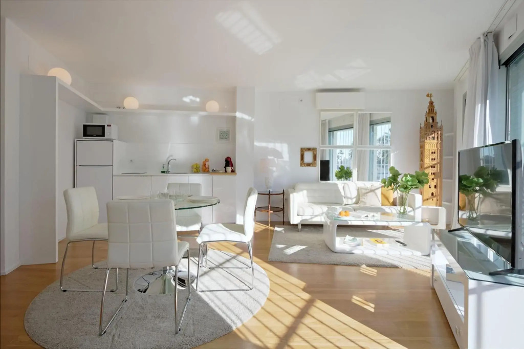 Betis Deluxe Riverside by Valcambre