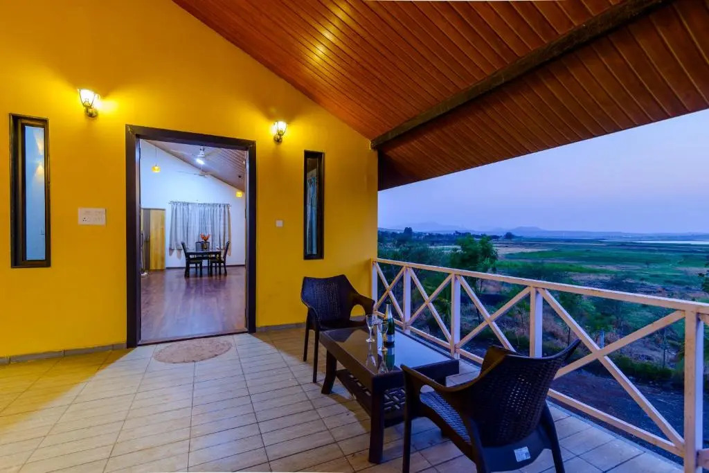 Lake View Holiday Villa Near Sula Wine Yard With 3 BdRms