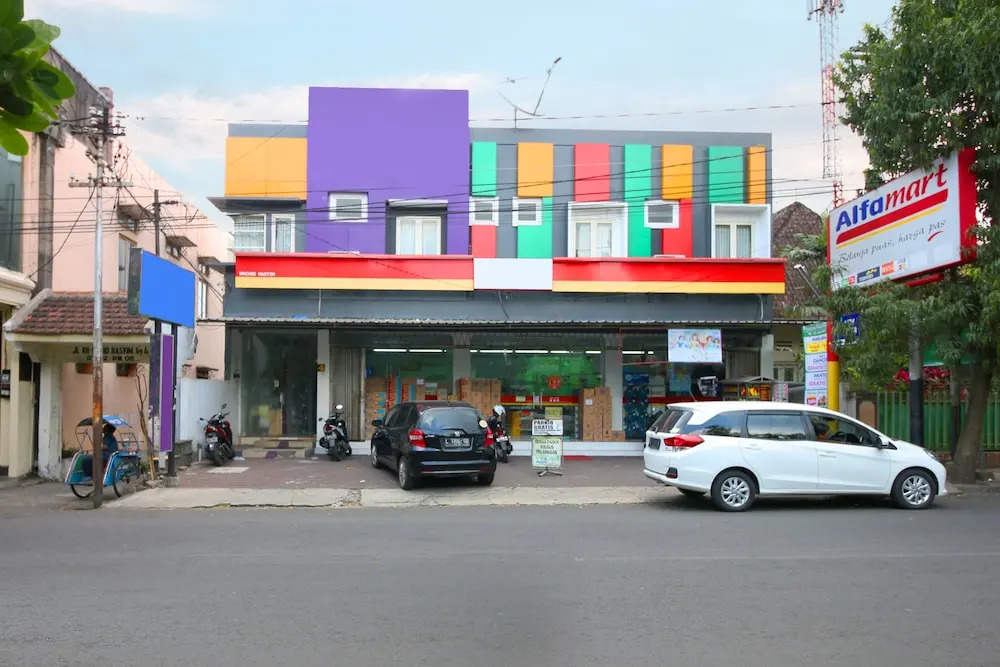 3808 Fif-fa Hotel Kauman