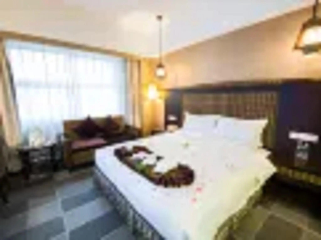 Serengeti Hotel