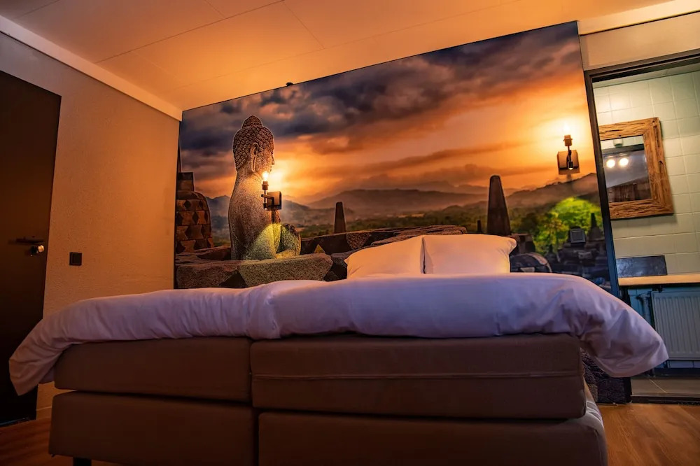 Hotel Four